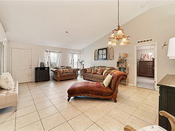 4th image of 808 Darby Dr