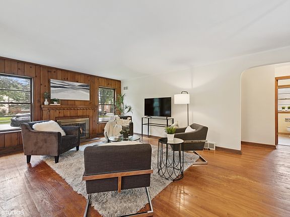 2nd image of 1546 Blanchan Ave