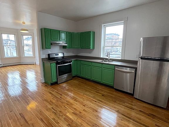 5th image of 15 William St Floor 2