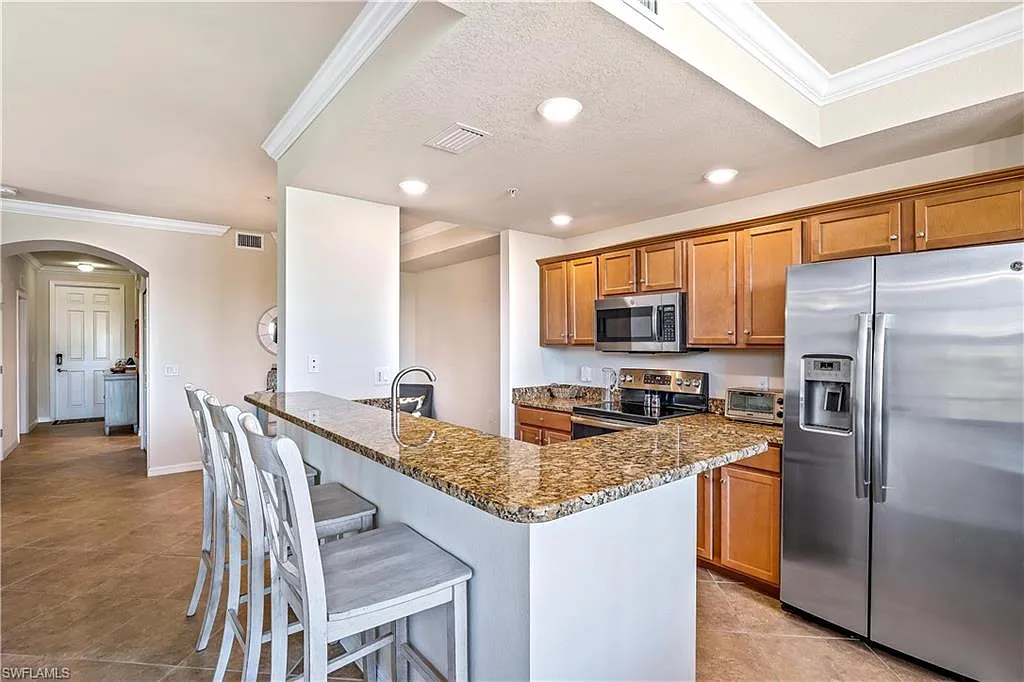 2 bed, 2.0 bath, 1170 sqft, $7,500 — Photo 2