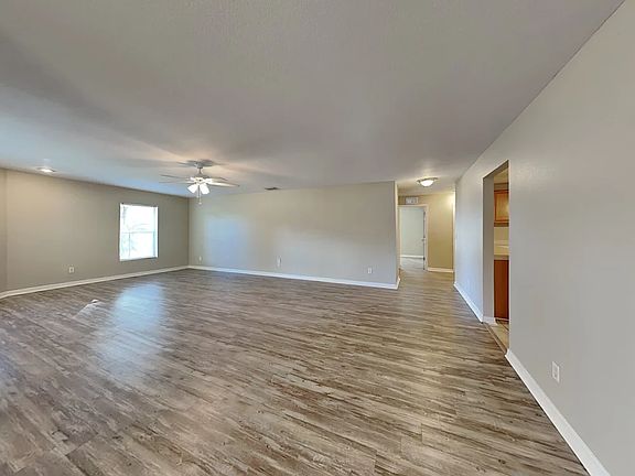 3rd image of 3991 Pompano Dr SE