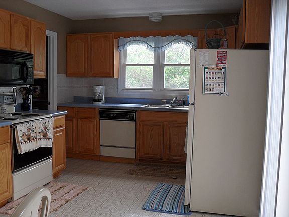 Eat in kitchen with large pantry