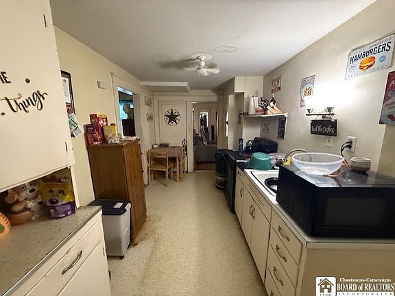 5th image of 309 Irving St