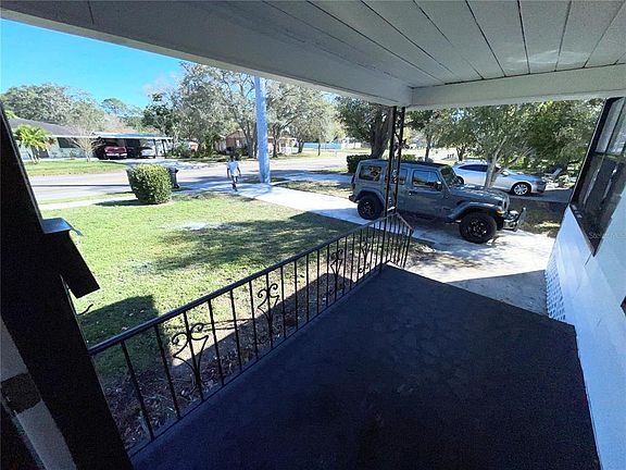 3rd image of 2525 37TH STREET S