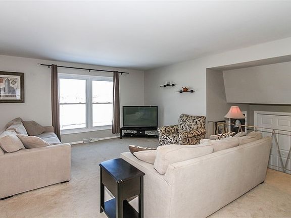 4th image of 815 Park Ln