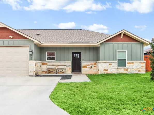 145 Navarro Xing, Seguin, TX 78155