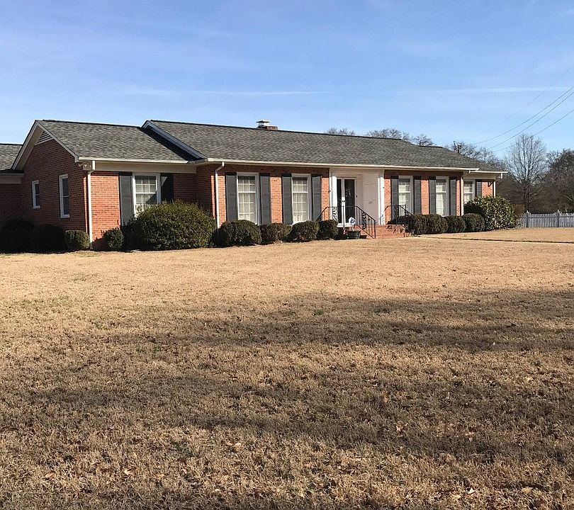 1st image of 107 Pinewood Dr