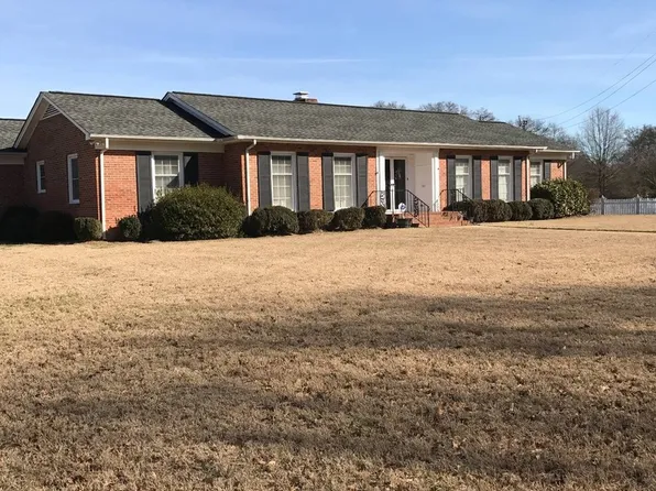 107 Pinewood Dr, Clover, SC 29710