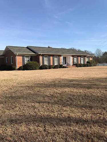 107 Pinewood Dr Photo 1
