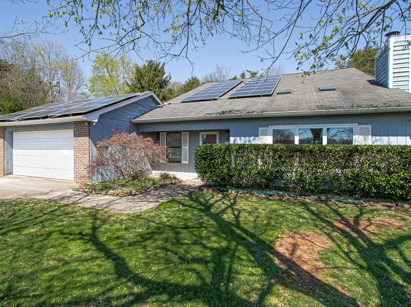 928 Tree Trunk Rd, Knoxville, TN 37934