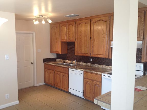 4th image of 2211 W Clarendon Ave