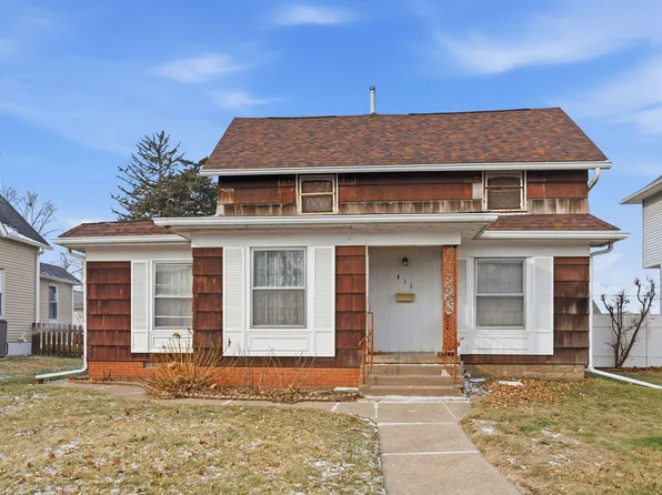 411 39th St, Moline, IL 61265