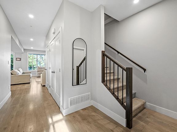 5th image of 47203 Vista Pl #25