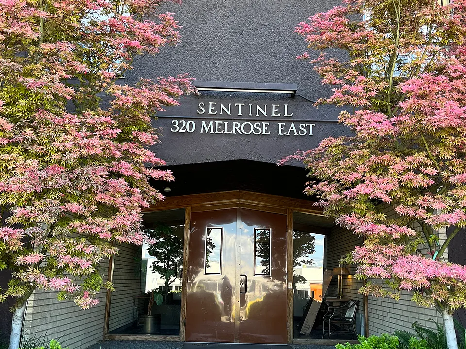 320 Melrose Ave E #506