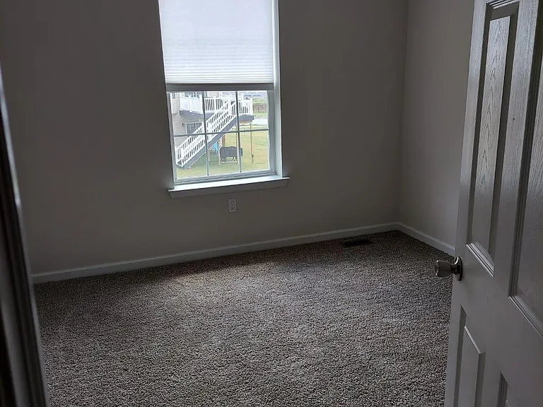 1377 Caspian St — Photo 10