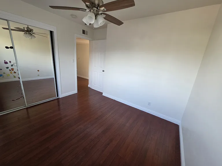 381 Marylinn Dr — Photo 4