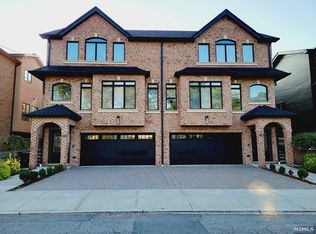 458A 2nd St #A, Palisades Park, NJ 07650