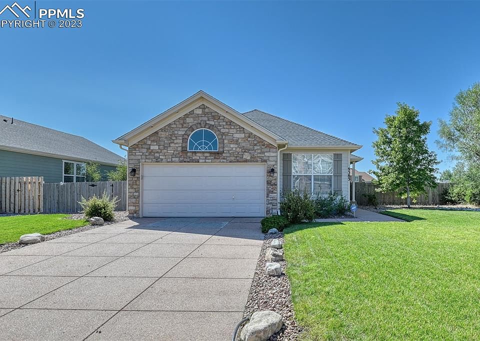 1st image of 9383 Royal Melbourne Cir