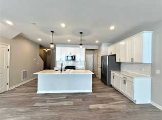 196 Junco Rd, Lake Elmo, MN 55042