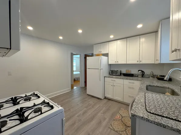 15 Grove St #2, Belmont, MA 02478