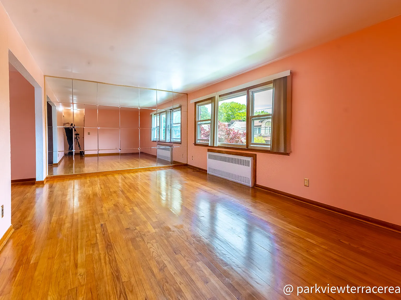 192 Raritan Avenue — Photo 2