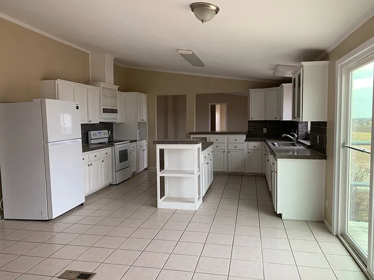 13508 Pfluger Berkman Ln — Photo 6