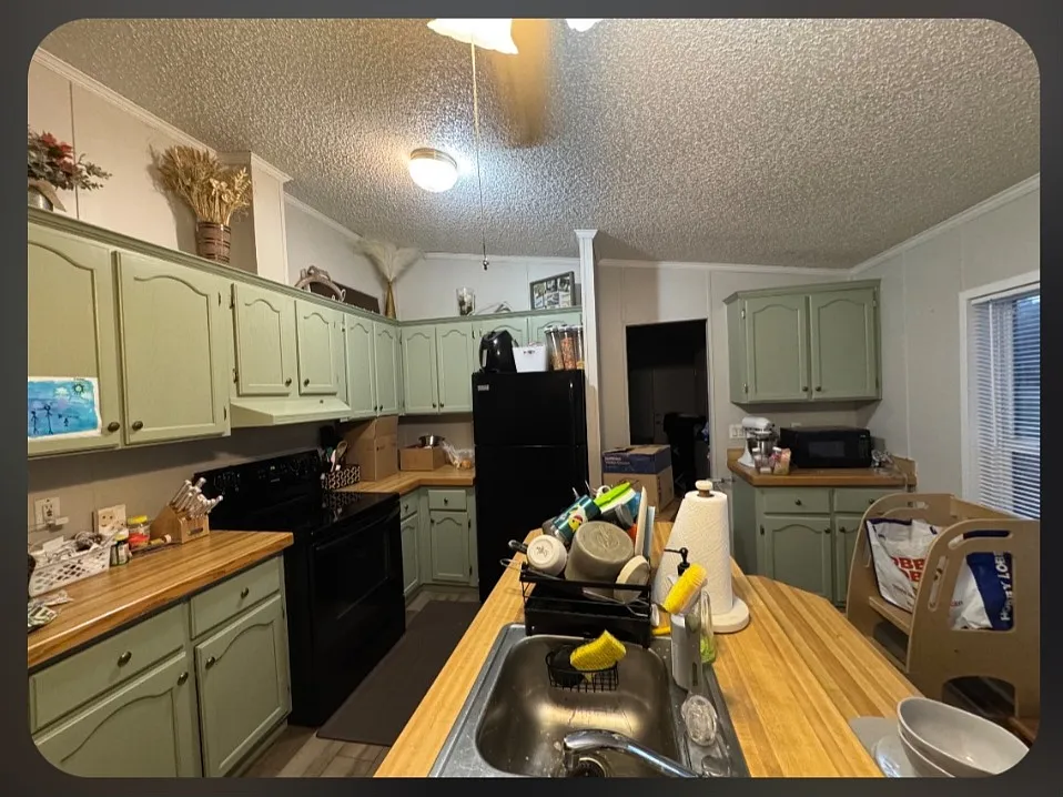 Building Photo - 7380 Marthas Ln