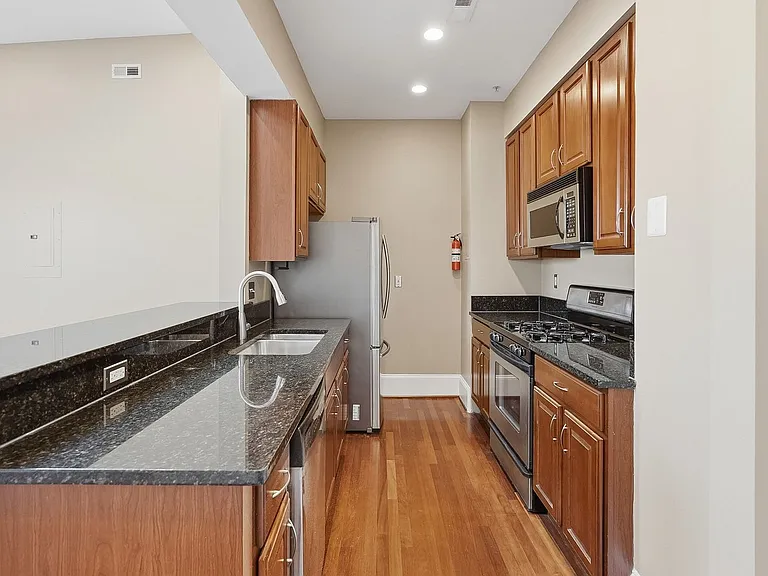 1324 Euclid St NW #407 — Photo 7