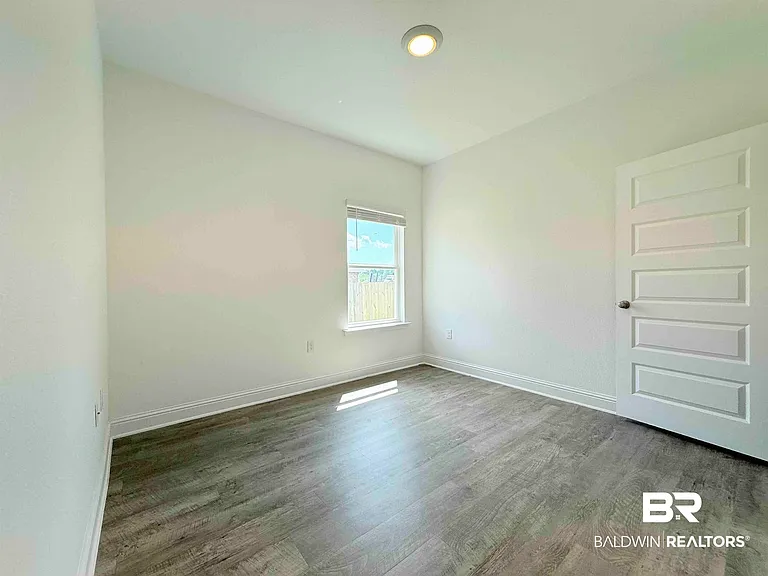 13179 Cavalier Dr — Photo 7
