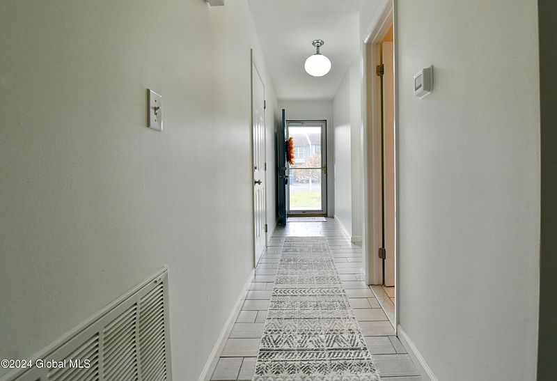 5th image of 82 Meadowlark Drive