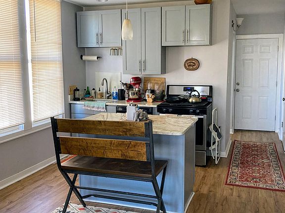 Great natural light throughout