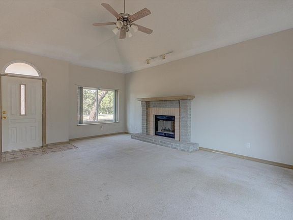 4th image of 9402 Claxton Dr