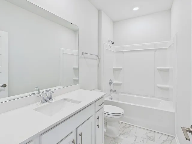 4 bed, 2100 sqft, $1,945 — Photo 4