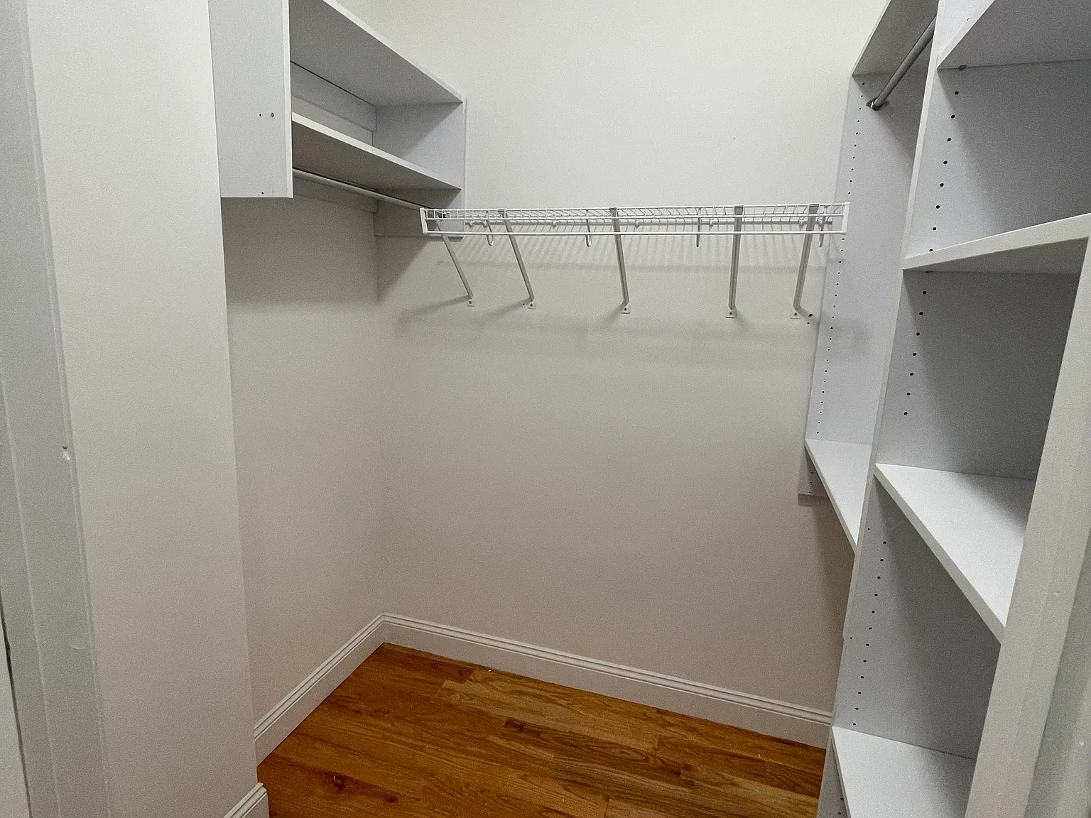 1 bed, 850 sqft, $2,300 — Photo 4