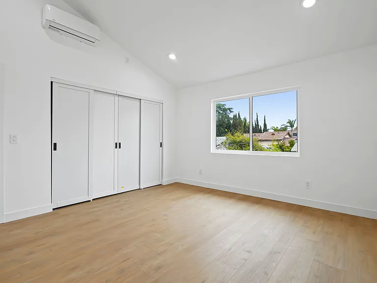 4122 Sequoia St #E — Photo 11
