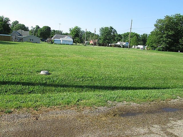 2nd image of 330 N 1st St