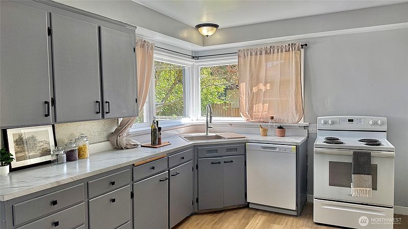 5th image of 1715 S 40th Street