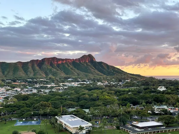 300 Wai Nani Way, Honolulu, HI