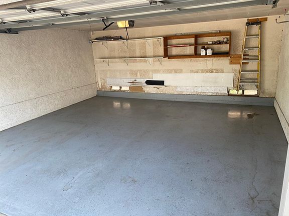 2nd image of 3329 Montrose Ave