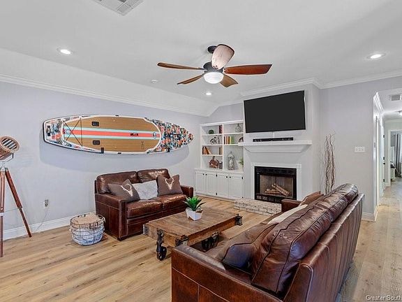 3rd image of 2417 E Peace Dr