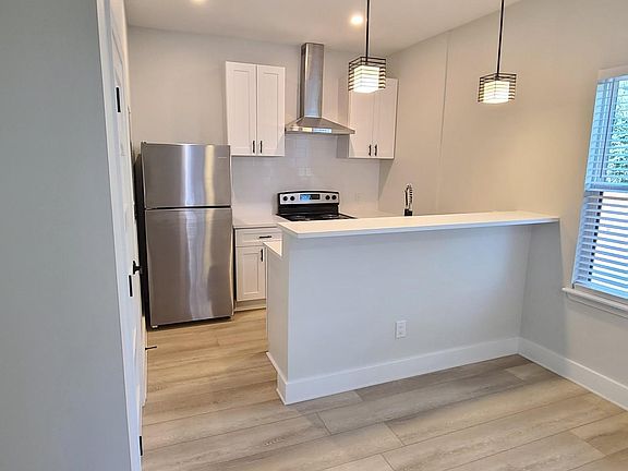 Kitchen with Breakfast Bar