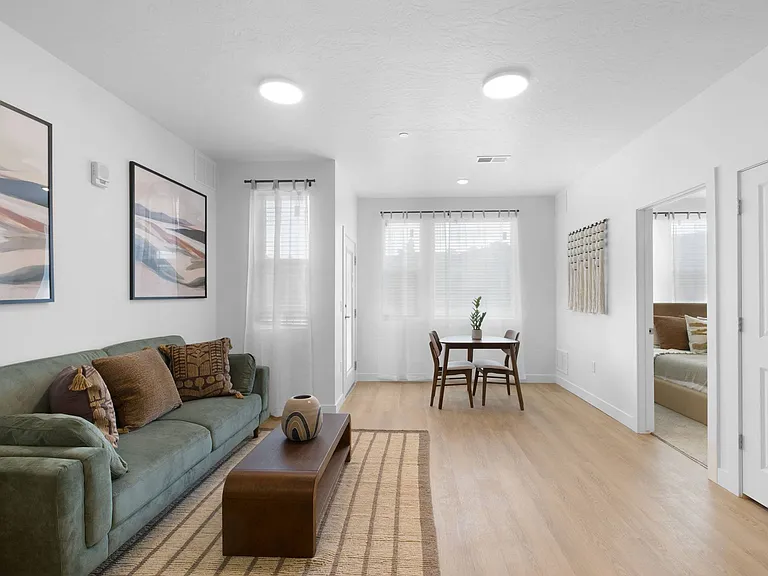 The Henley Apartments — Photo 11