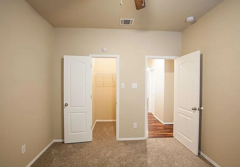 709 Alder Dr — Photo 22
