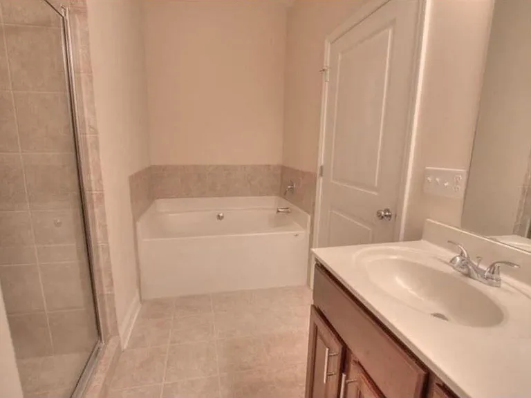 2415 Tenor Ln — Photo 11