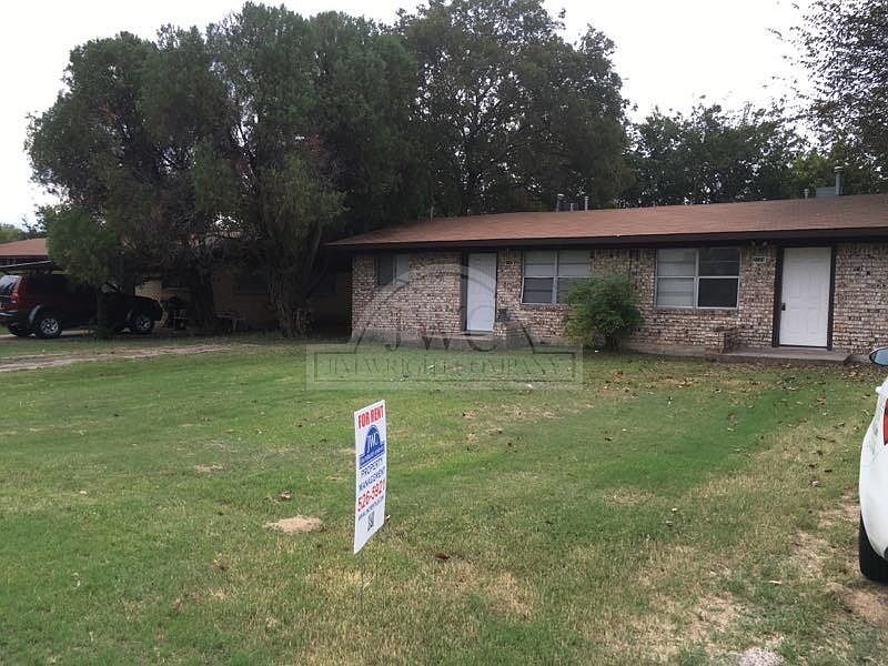 2nd image of 212 E Valley Rd