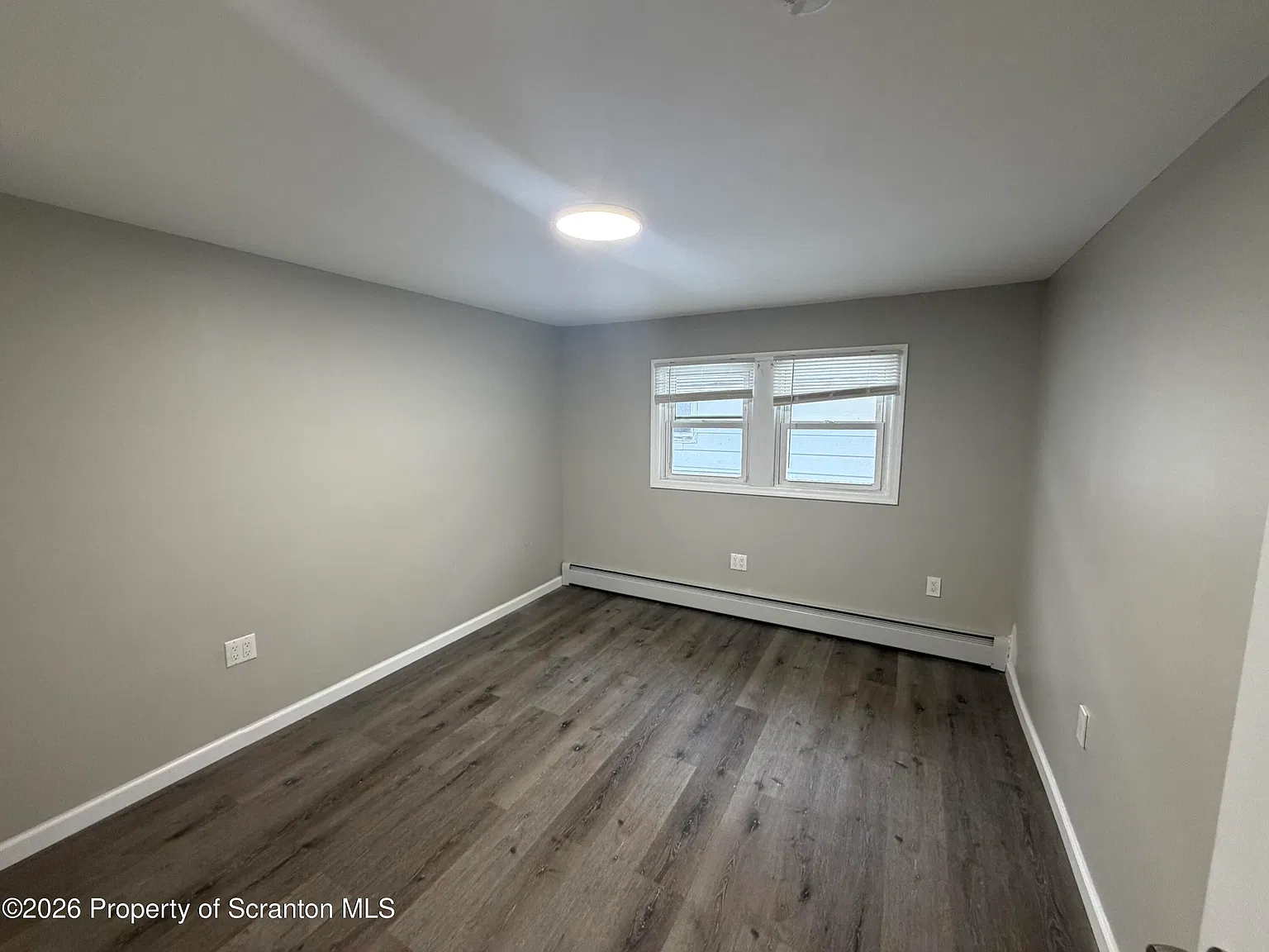 1 bed, 1.0 bath, 900 sqft, $950 — Photo 3
