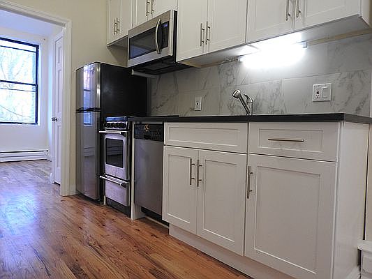 2nd image of 349 E 119th St #A11