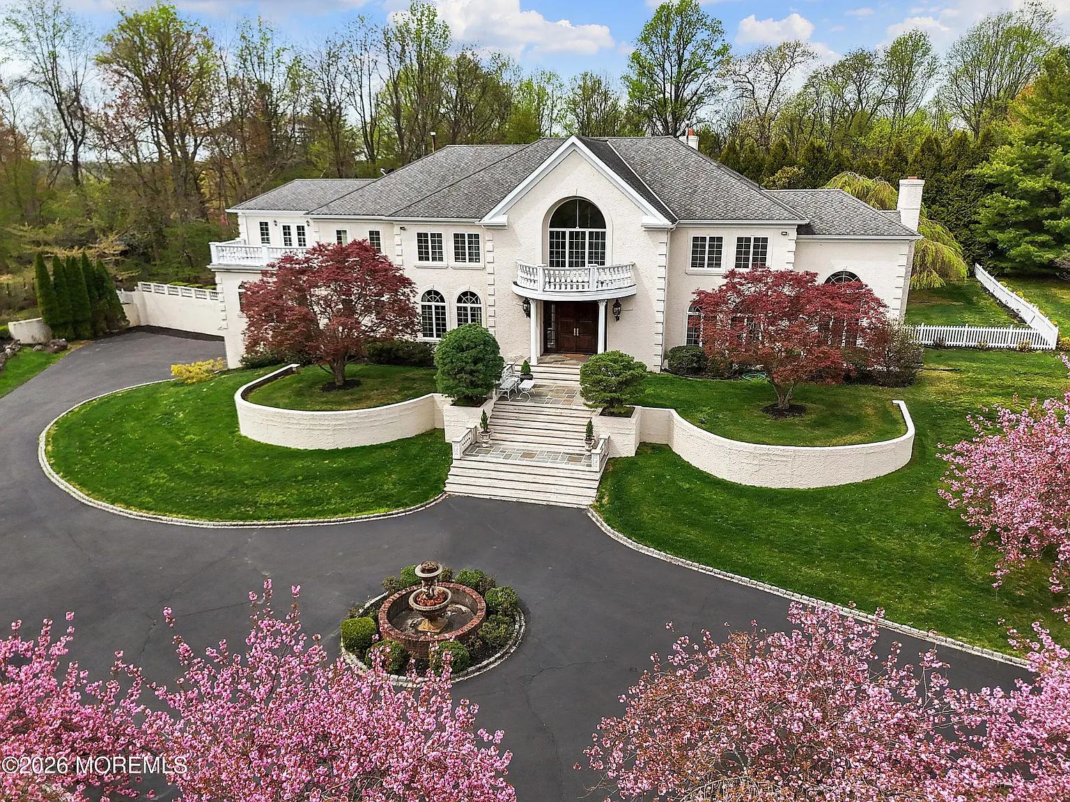 5 bed, 4.5 bath, 6608 sqft, $12,000 — Photo 1
