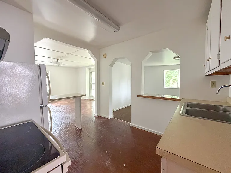 80 Main St #2E — Photo 6