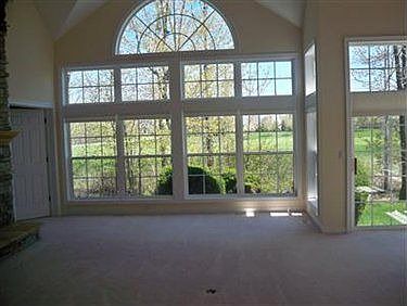 5th image of 375 E Glengary Cir